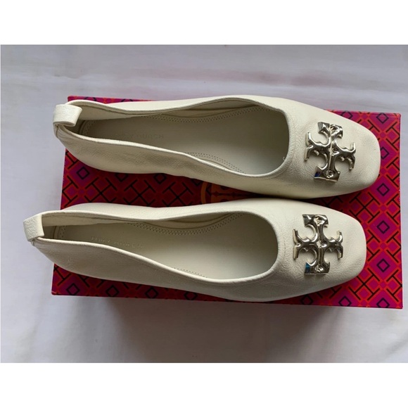 Tory Burch White Flats with Metallic Embellishment - Picture 2 of 10